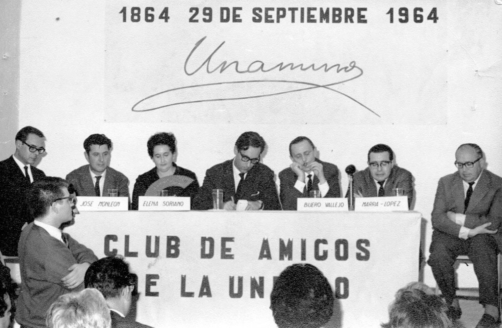 29 de septiembre de 1964. Inauguración del centenario de Unamuno. De izquierda a derecha: Ricardo Domenech, José Monleón, Elena Soriano, Rafael Taibo, Antonio Buero Vallejo, Ramón Marra López y Eloy Terrón | Fuente: Caum