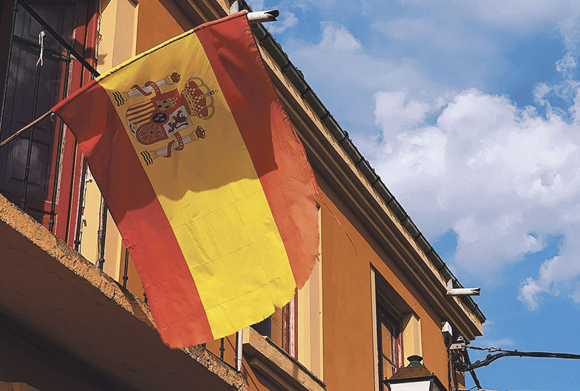 Bandera de España | Fuente: Jon Tyson / Unsplash