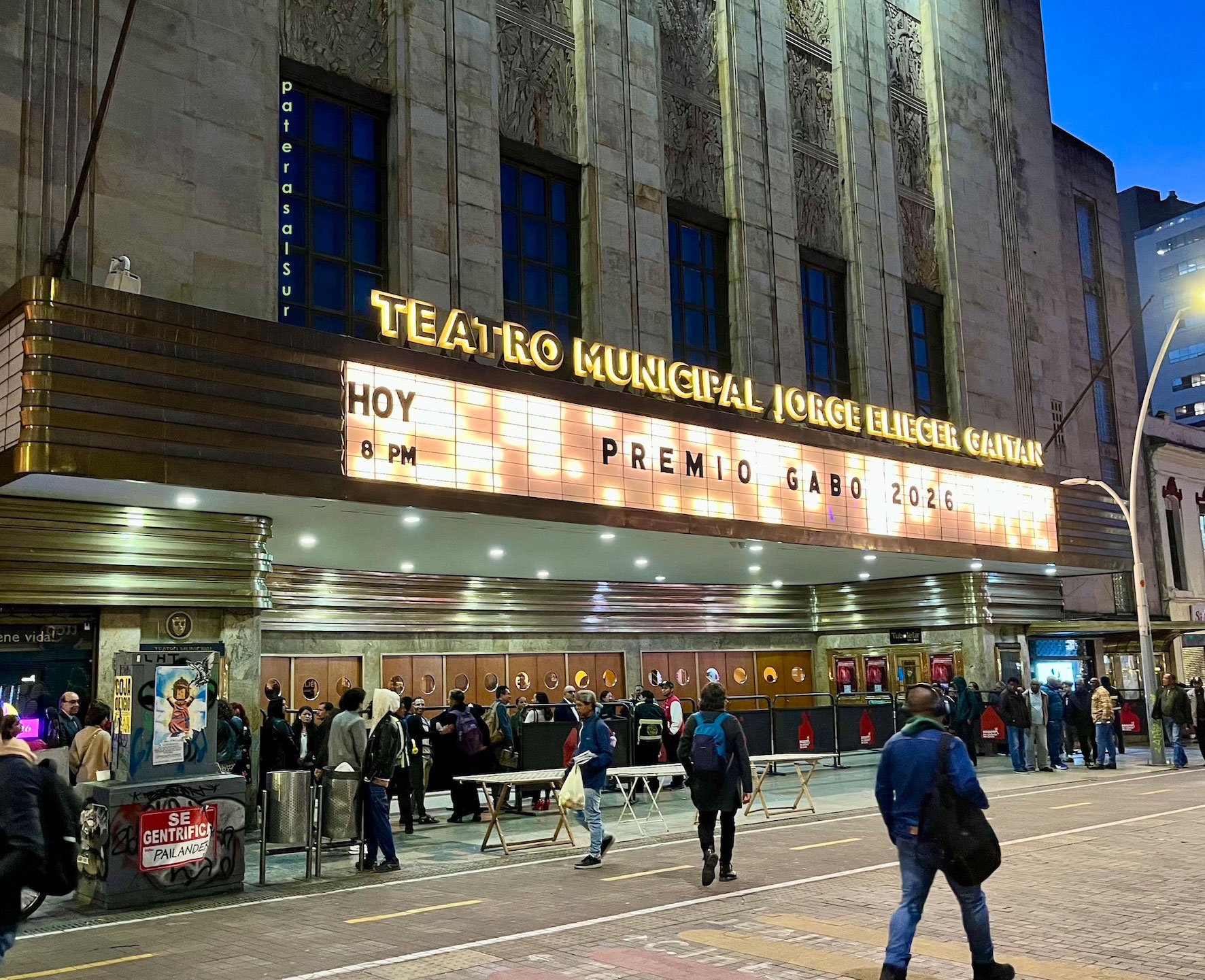 Fachada del teatro J. Eliécer Gaitán en Bogotá, sede de la gala | Foto: Iñaki Chaves