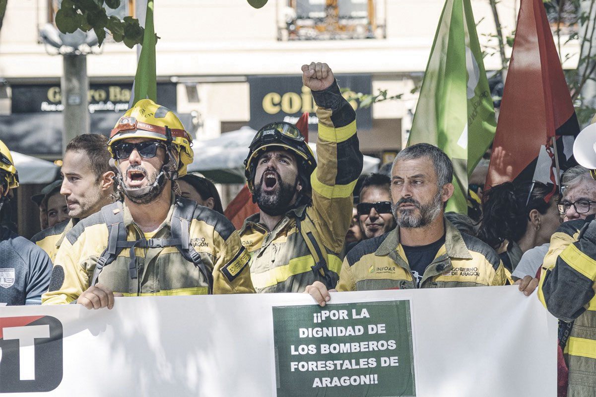 Lucha de los bomberos forestales de Aragón por sus condiciones laborales | Fuente: Bomberos Forestales CM