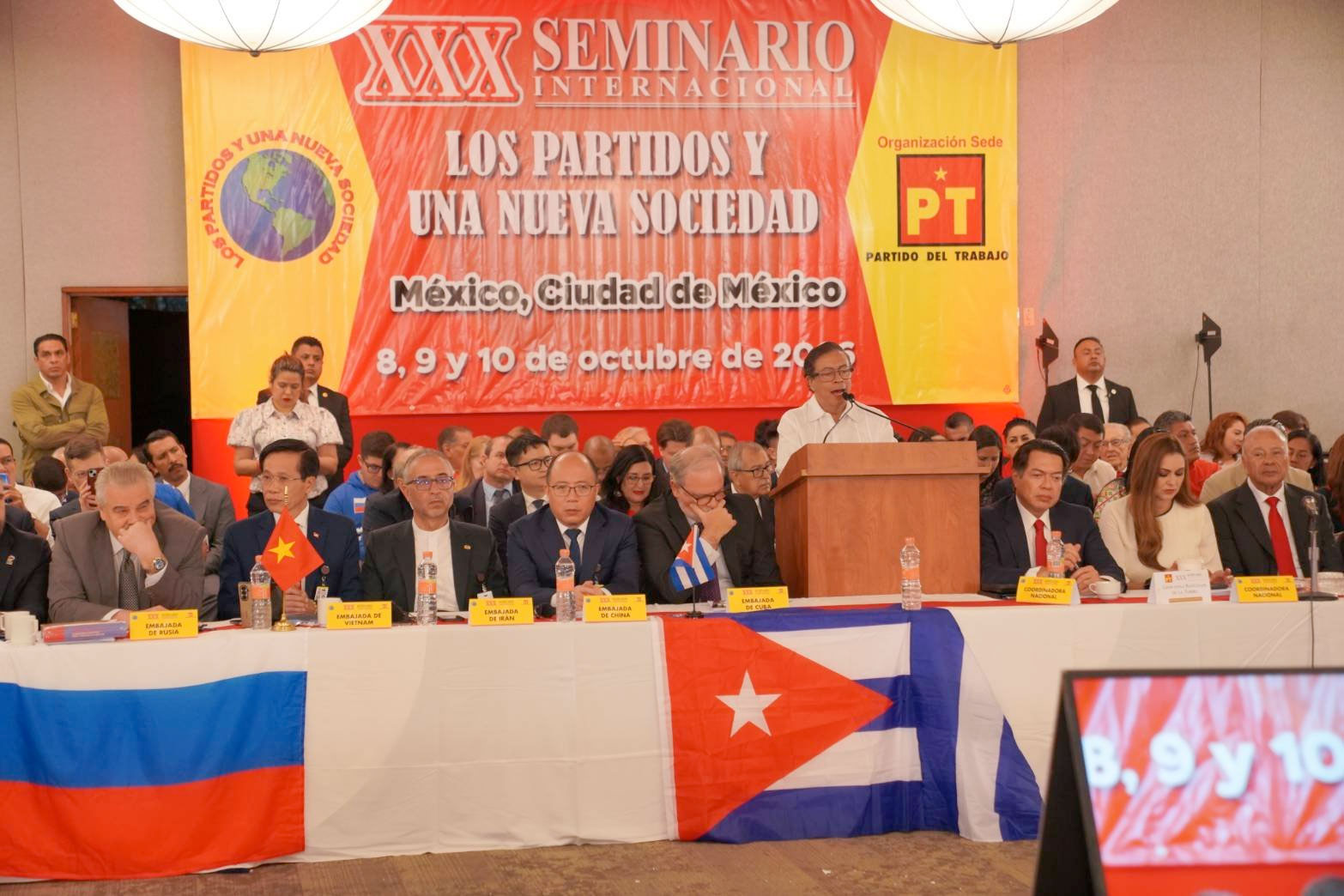 El expresidente de Colombia Gustavo Petro en el XXX Seminario Internacional celebrado en México | Fuente: @petrogustavo