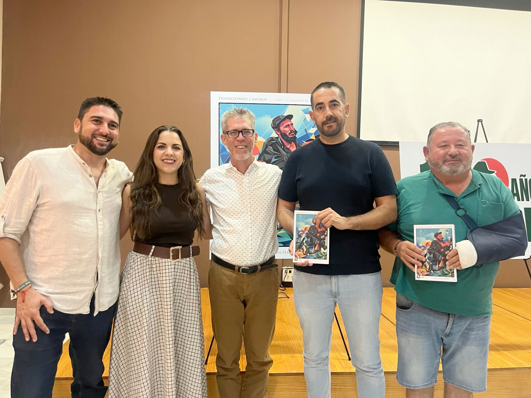 Hassan Pérez Casabona presenta su libro "Desbrozando caminos. Fidel y la conquista del tiempo", en la Casa de la Juventud del municipio de Casariche (Sevilla) el pasado 24 de septiembre | Fuente: casariche.es